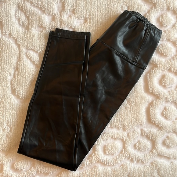 Wilfred Free Aritzia Faux Leather Leggings - Picture 2 of 6